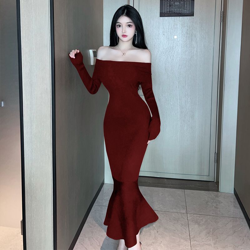 Elegant and classy maroon dress - 4