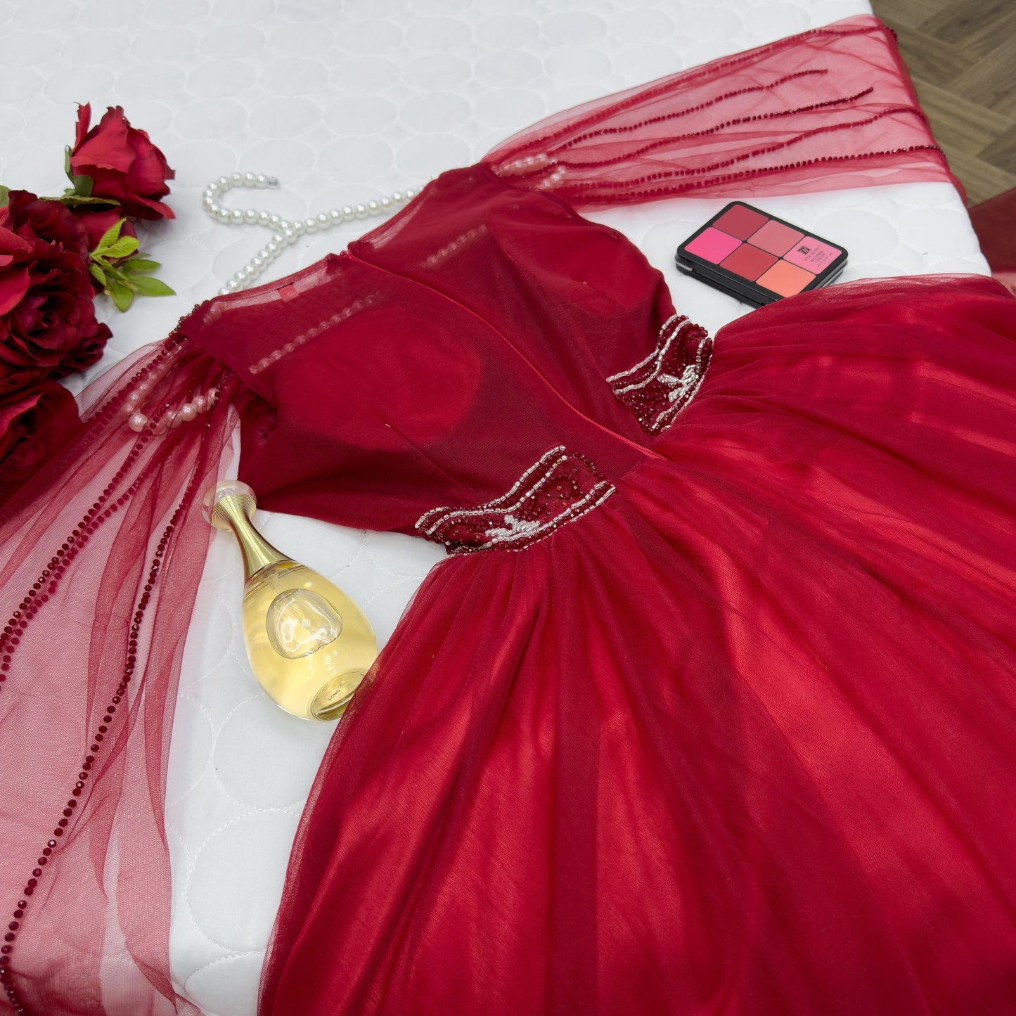 فستان أحمر بشال طويل  - 4